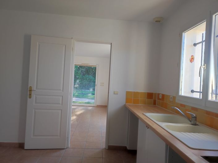 Image No.9-3 Bed House for sale