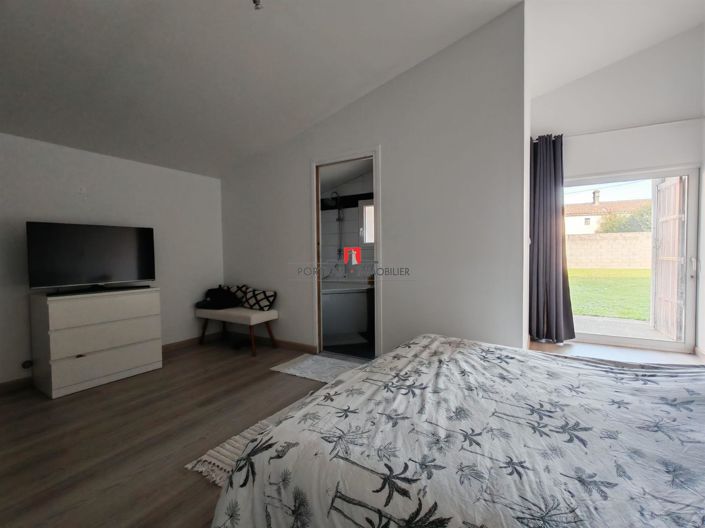 Image No.6-6 Bed House for sale