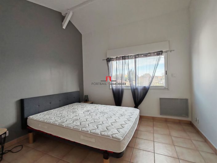 Image No.8-6 Bed House for sale