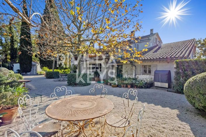 Image No.19-12 Bed House for sale