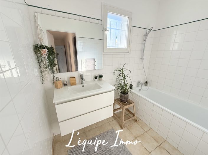 Image No.15-3 Bed House for sale