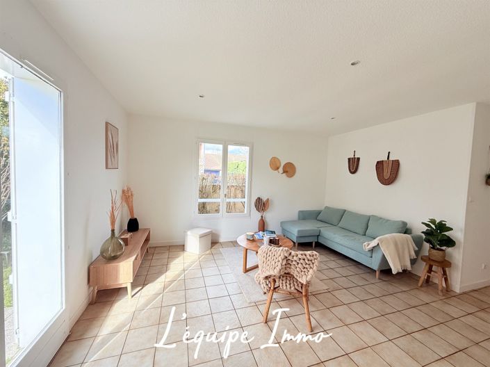 Image No.2-3 Bed House for sale
