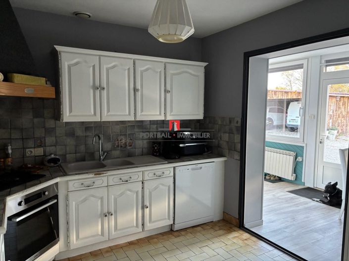 Image No.8-7 Bed House for sale