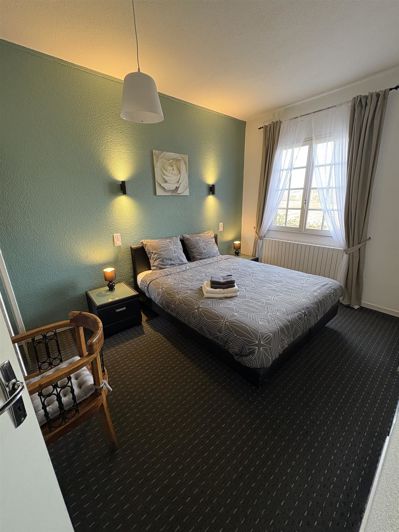 Image No.28-9 Bed House for sale