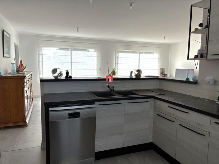 Image No.5-5 Bed House for sale