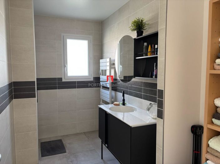 Image No.9-5 Bed House for sale