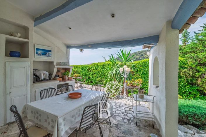 Image No.13-6 Bed House for sale