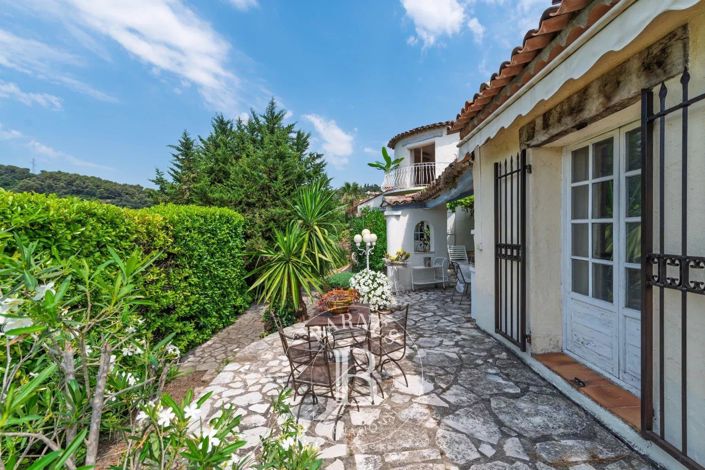 Image No.14-6 Bed House for sale