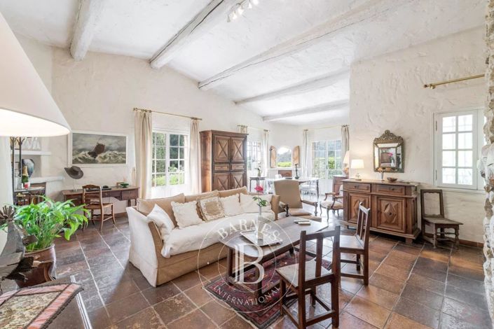 Image No.4-6 Bed House for sale