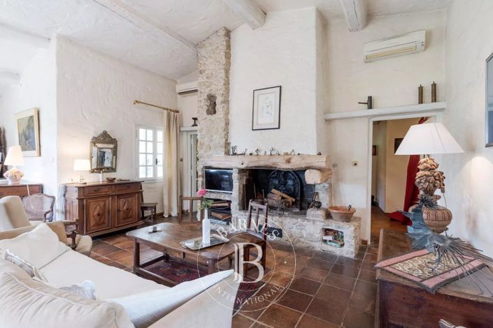 Image No.5-6 Bed House for sale