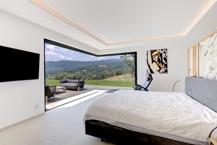 Image No.9-5 Bed House for sale