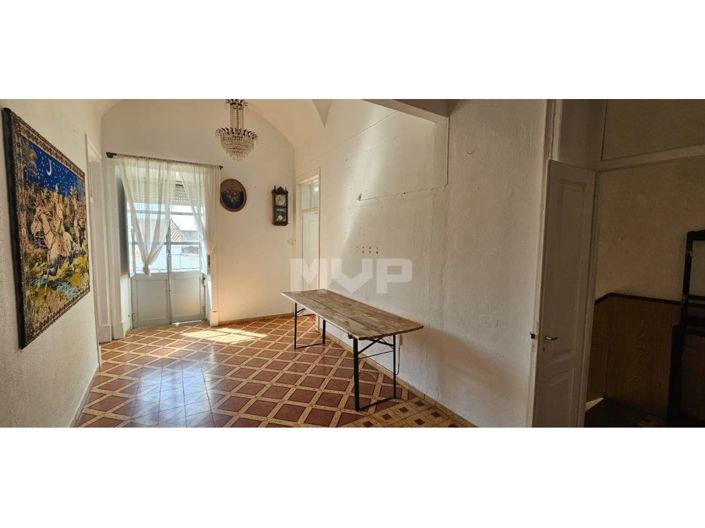 Image No.10-4 Bed House for sale