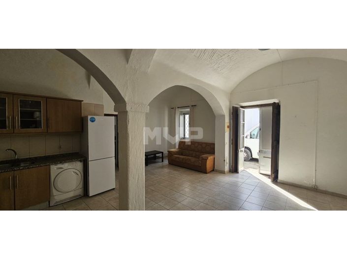 Image No.2-4 Bed House for sale