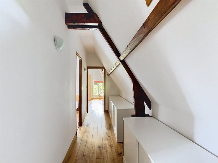 Image No.19-5 Bed House for sale