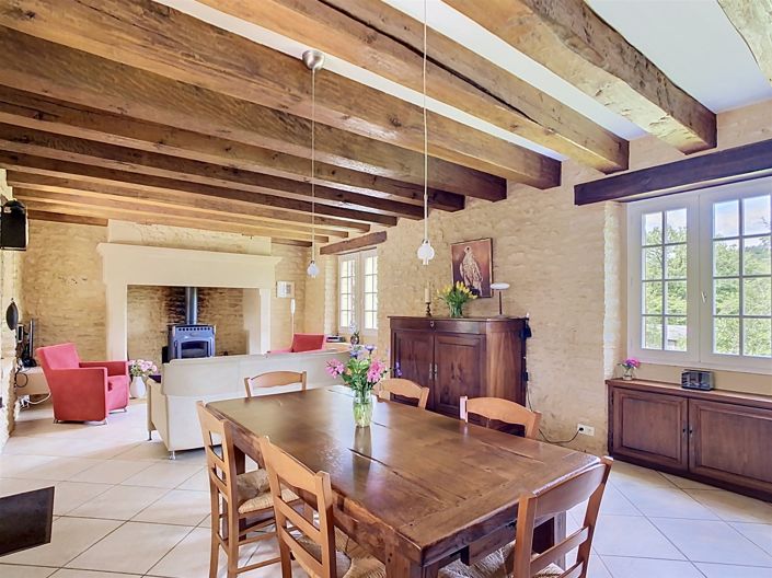 Image No.6-5 Bed House for sale