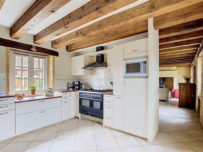 Image No.9-5 Bed House for sale