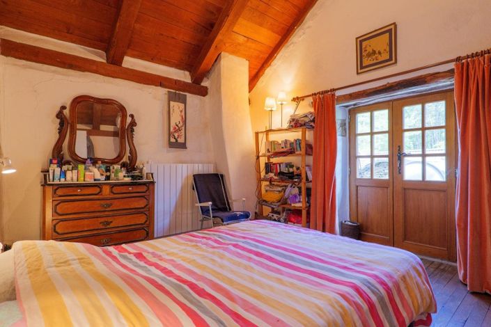 Image No.17-8 Bed House for sale