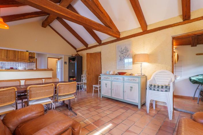 Image No.20-8 Bed House for sale