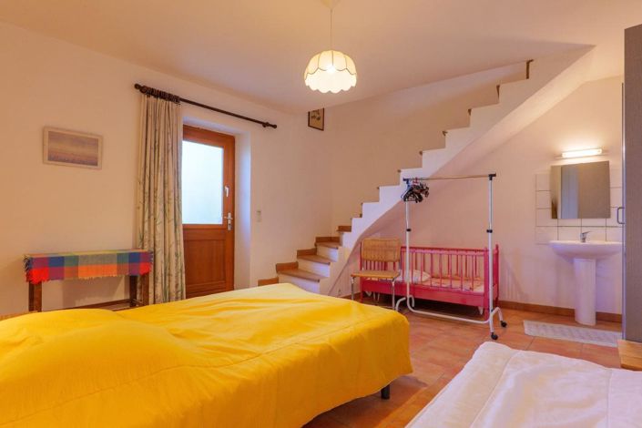 Image No.23-8 Bed House for sale