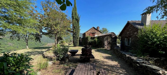 Image No.6-8 Bed House for sale