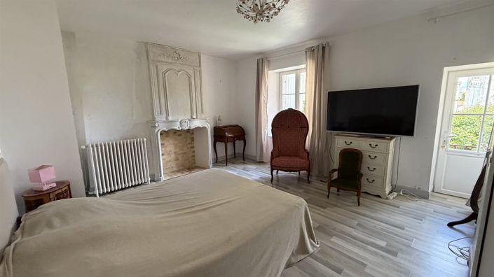 Image No.10-2 Bed House for sale