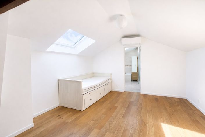 Image No.6-3 Bed House for sale