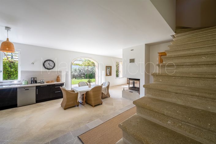 Image No.16-4 Bed House for sale