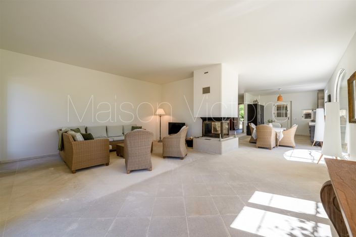 Image No.17-4 Bed House for sale