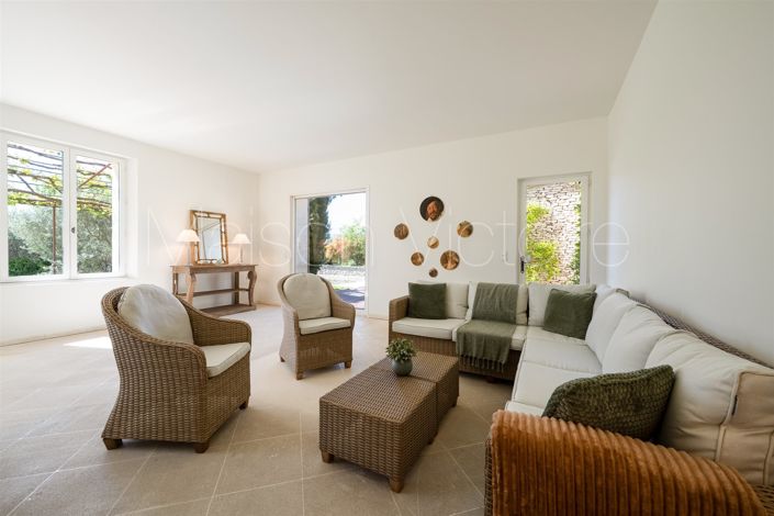 Image No.18-4 Bed House for sale