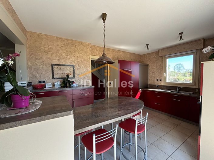 Image No.3-4 Bed House for sale