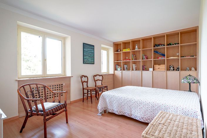 Image No.10-6 Bed House for sale
