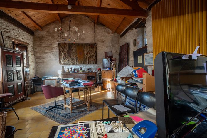 Image No.10-6 Bed House for sale