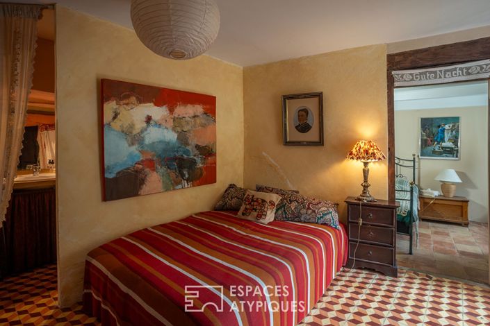 Image No.8-6 Bed House for sale