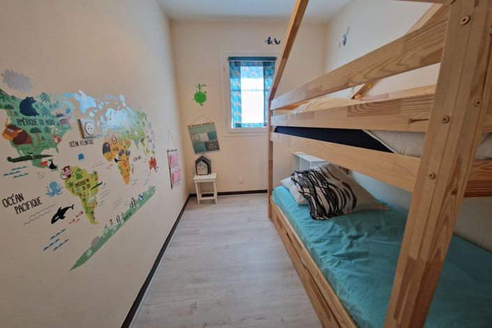Image No.12-4 Bed House for sale