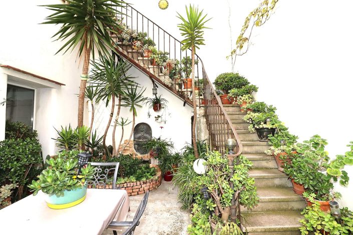 Image No.11-7 Bed House for sale