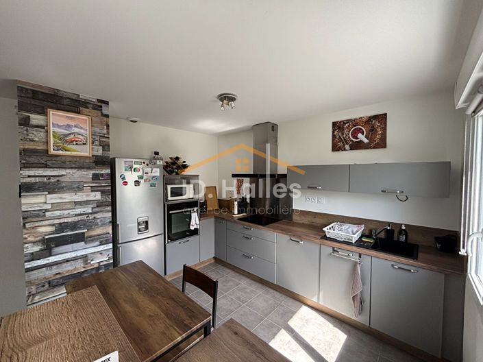 Image No.11-3 Bed House for sale