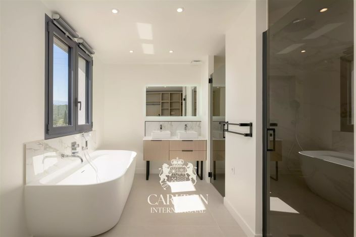 Image No.10-5 Bed House for sale