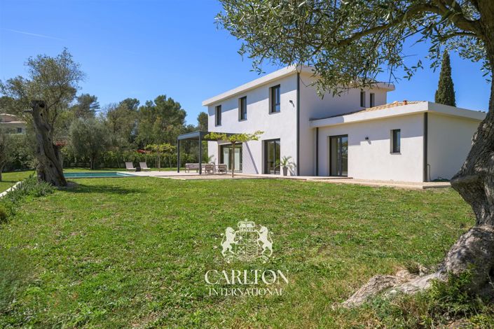 Image No.11-5 Bed House for sale