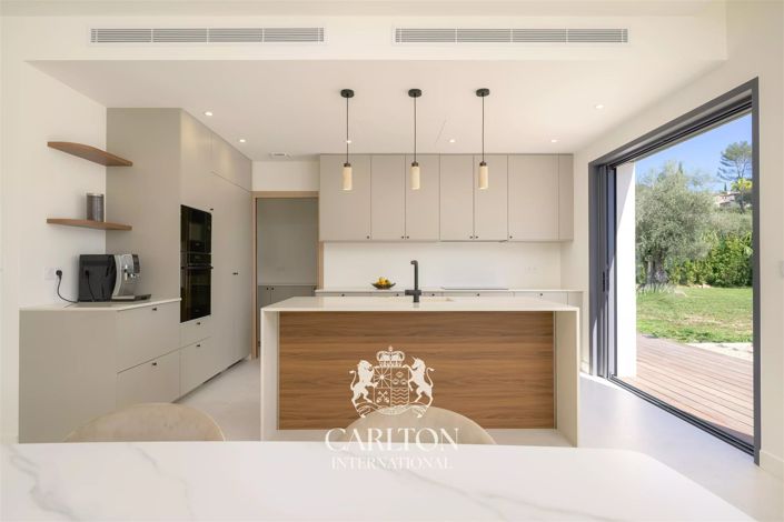 Image No.14-5 Bed House for sale
