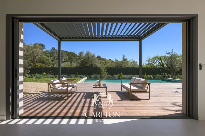 Image No.16-5 Bed House for sale
