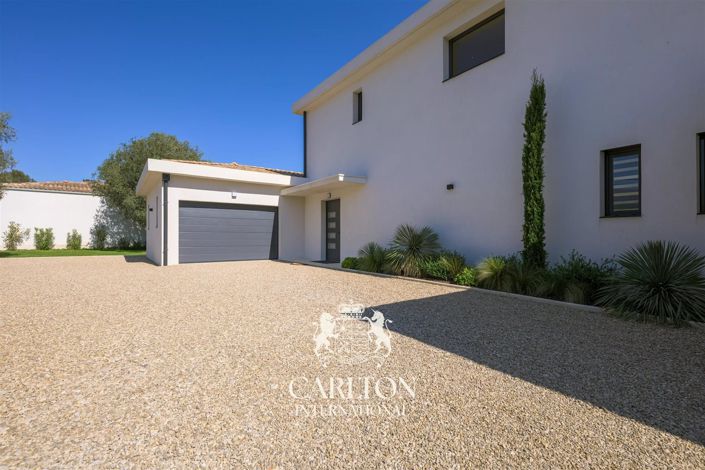 Image No.37-5 Bed House for sale