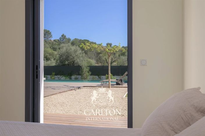 Image No.9-5 Bed House for sale