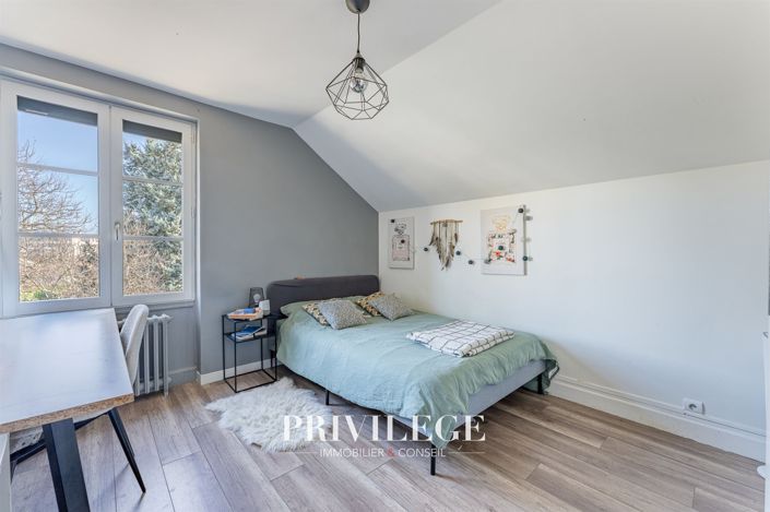 Image No.16-8 Bed House for sale