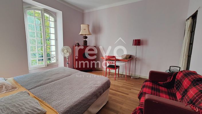 Image No.18-5 Bed House for sale