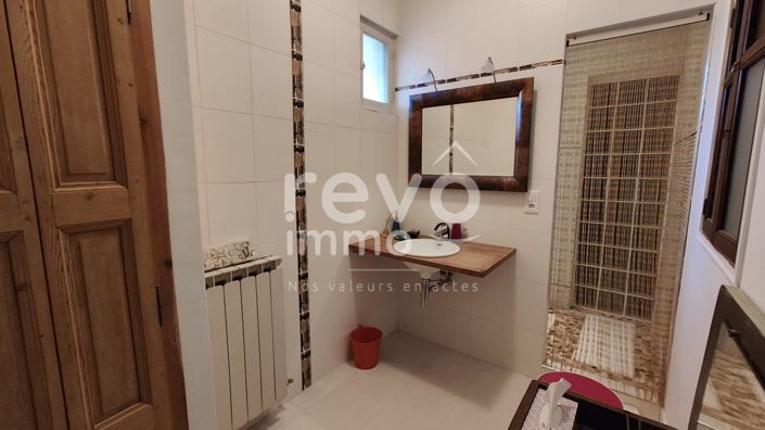 Image No.19-5 Bed House for sale