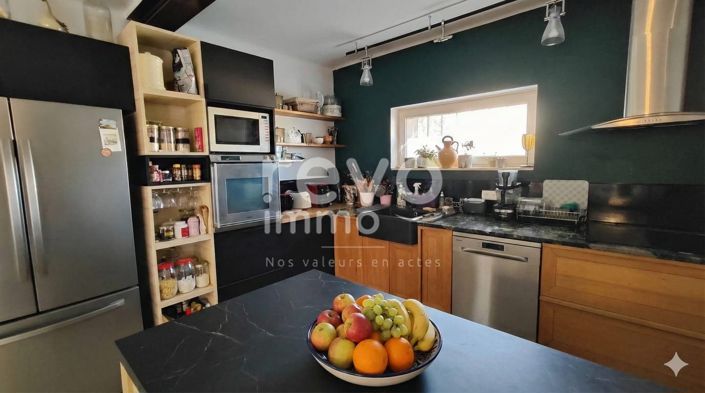 Image No.7-5 Bed House for sale