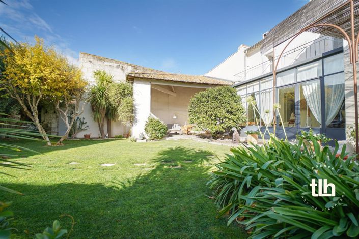 Image No.10-5 Bed Property for sale
