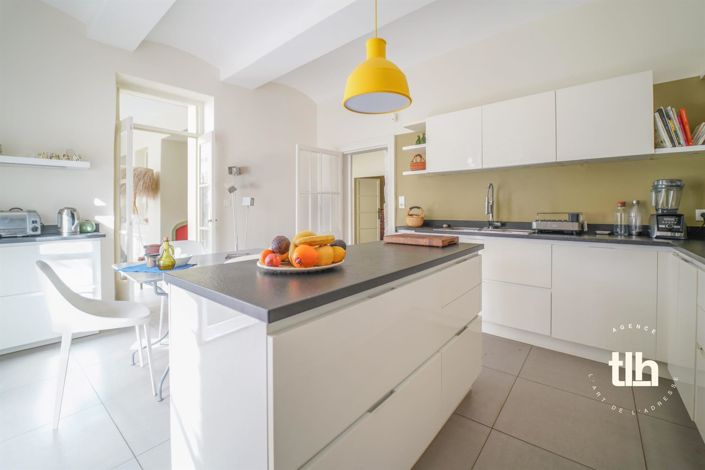 Image No.15-5 Bed Property for sale