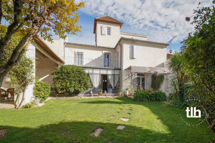 Image No.2-5 Bed Property for sale