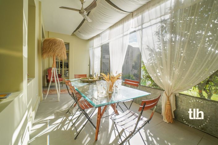 Image No.20-5 Bed Property for sale